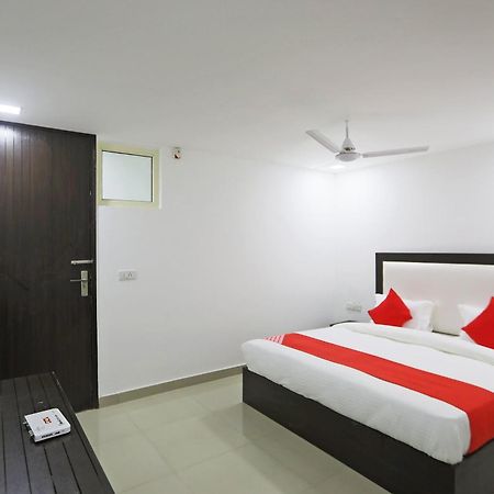 Hotel Townhouse South Lawn Neu-Delhi Exterior foto