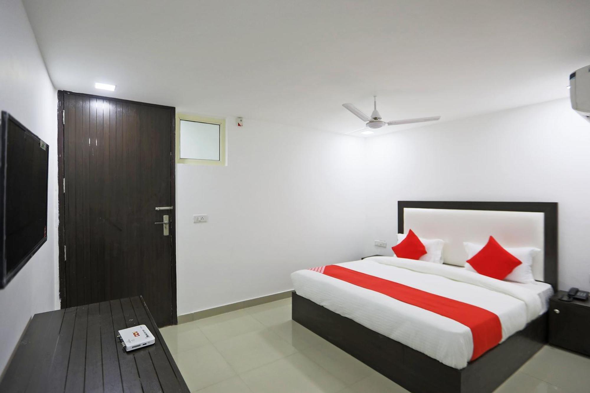 Hotel Townhouse South Lawn Neu-Delhi Exterior foto